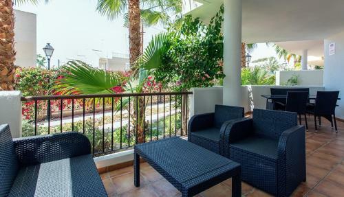 Punta Prima Apartment Sleeps 4 Pool Wifi