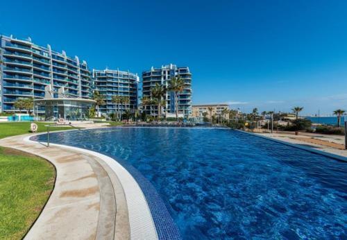 Punta Prima Apartment Sleeps 4 Pool Air Con Wifi