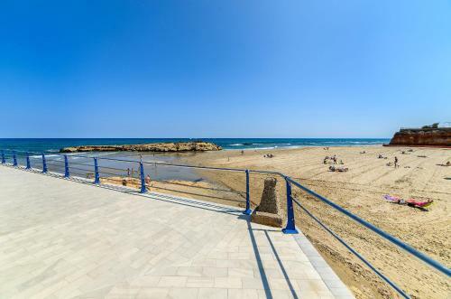 Punta Prima Apartment Sleeps 4 Pool Wifi