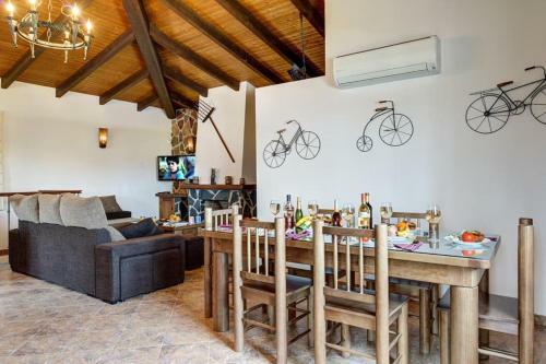 El Molino Villa Sleeps 8 Pool Air Con Wifi