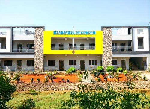 Lodge Sri Sai Suvarna Inn