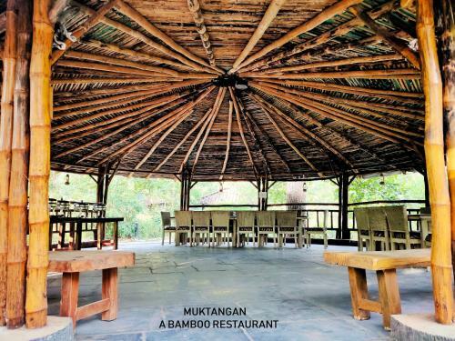 Hotel Royal Bamhni Holiday Resort