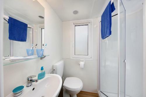 Albatross Mobile Homes On Camping Mare E Pineta