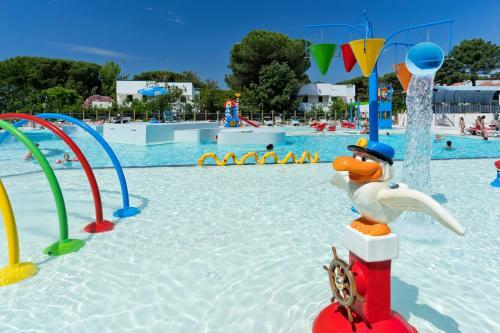 Albatross Mobile Homes On Camping Mare E Pineta