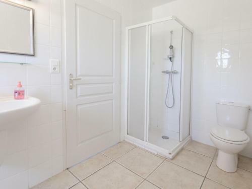 Cozy Villa In Aigne With Private Pool And Jacuzzi