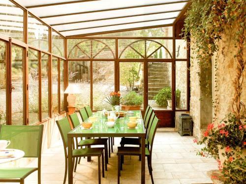 Magnificent Holiday Home In Roquetaillade With Pool