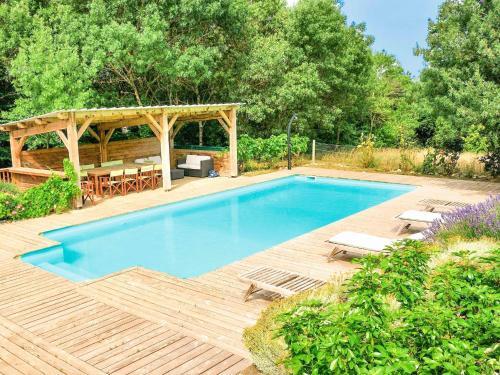 Magnificent Holiday Home In Roquetaillade With Pool