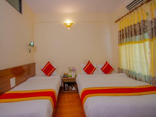 Oyo 11454 Hotel Garuda Inn