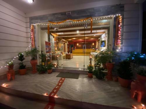 Three Jewels Boutique Hotel