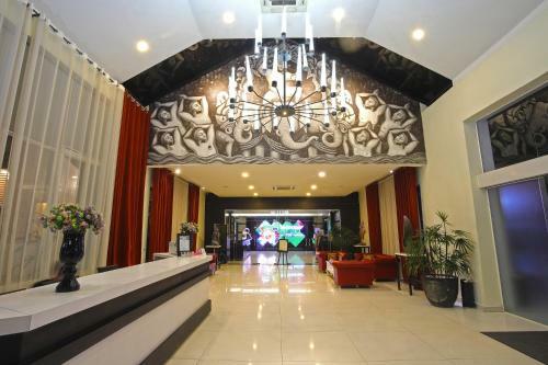 Queenco Hotel & Casino