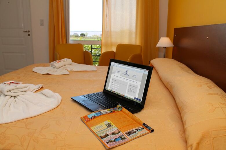 Brisas Del Lago Apart Y Hotel