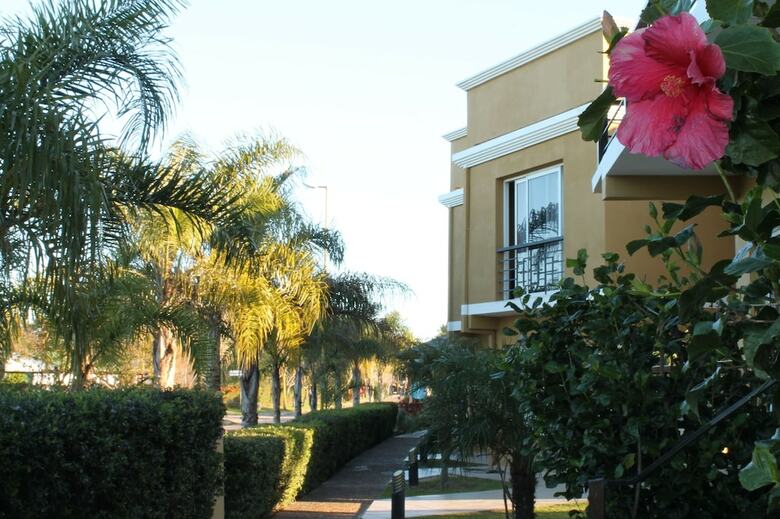 Brisas Del Lago Apart Y Hotel