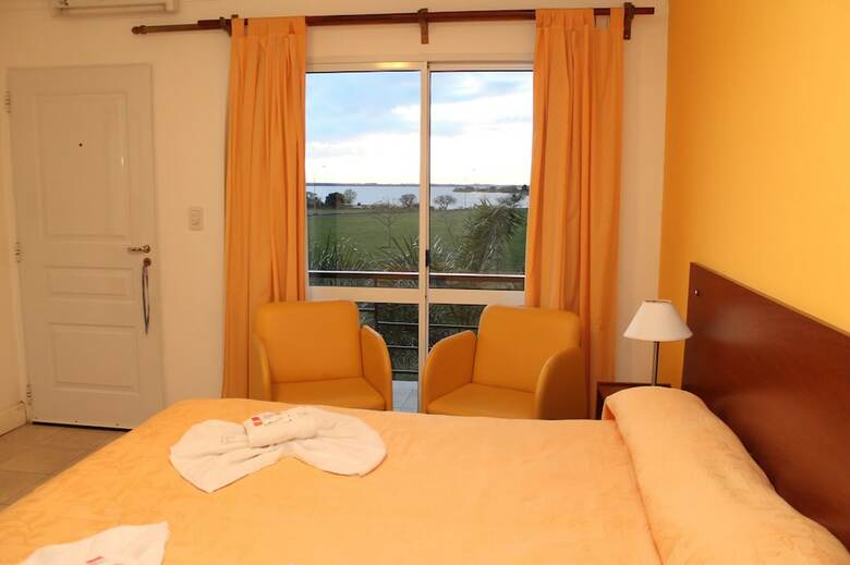 Brisas Del Lago Apart Y Hotel