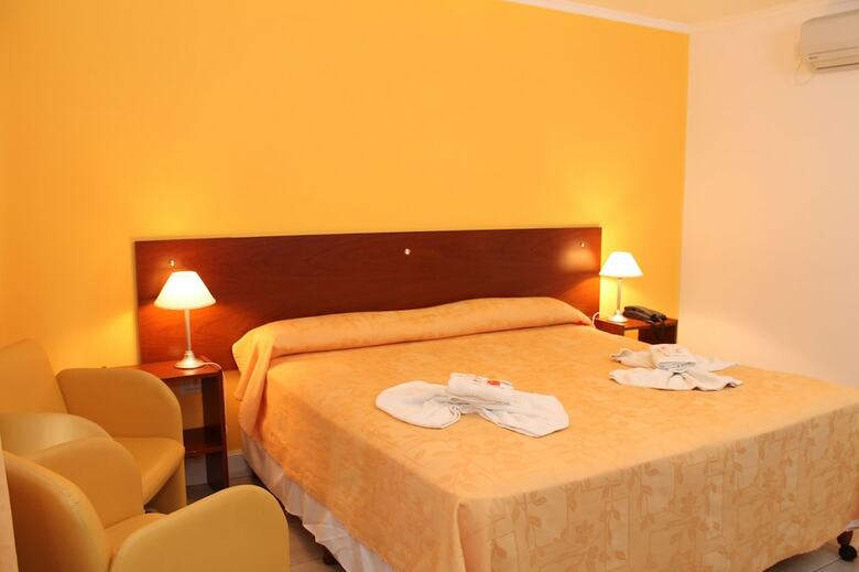 Brisas Del Lago Apart Y Hotel