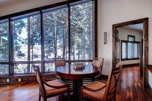 Grand Vista Lodge