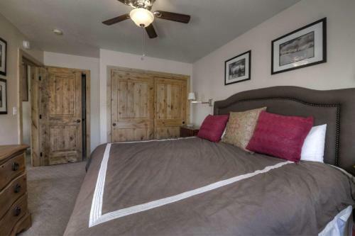 Sawmill Creek Village