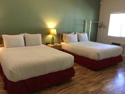 Hotel Clear Lake Cottages & Marina