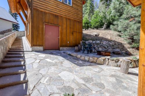 Regatta Chalet