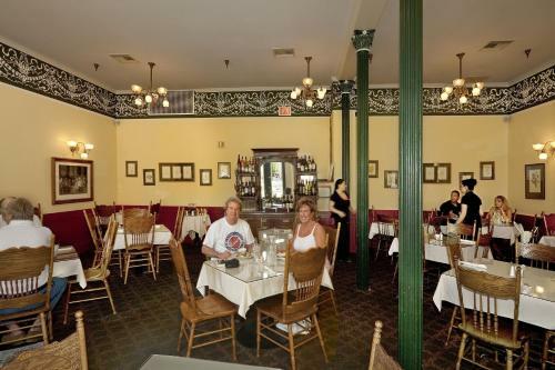 Historic Plaza Hotel