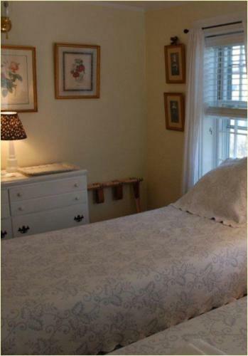 Bed & Breakfast The 1720 House