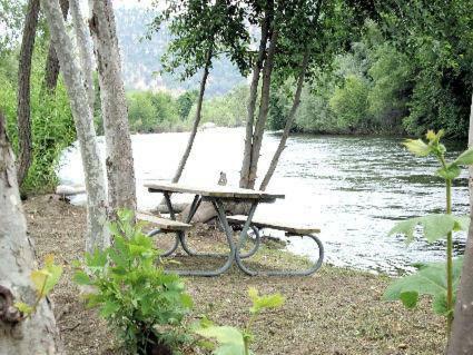 Sequoia Riverfront Cabins