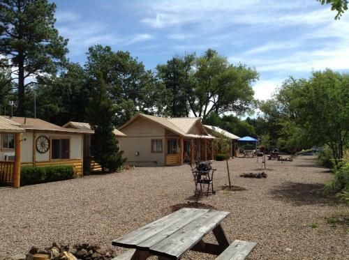 Hotel Rainbows End Resort