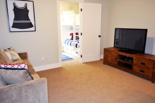 Vintage Beach Three-bedroom Home