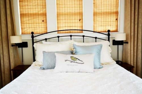Vintage Beach Three-bedroom Home