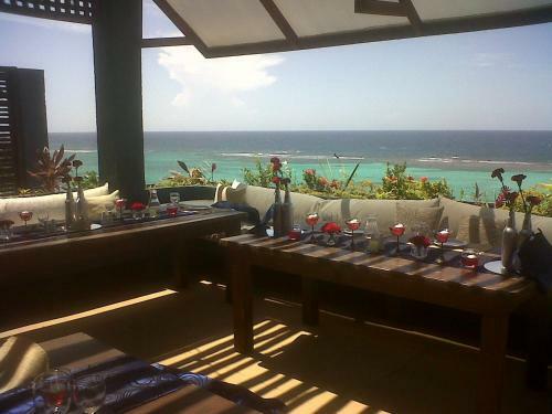 Hotel Moxons Beach Club