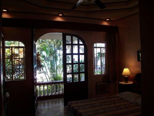 Hotel Blue Crystal Beach Resort