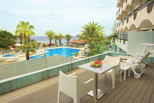 Crystal Springs Beach Hotel