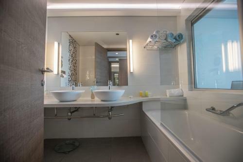 Vassos Nissi Plage Hotel
