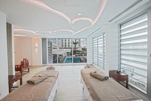 Vassos Nissi Plage Hotel