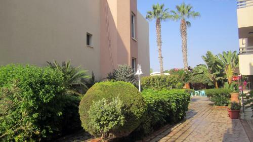 Senator Hotel Apartments
