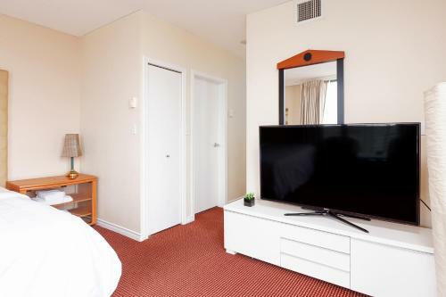 Cozy Apartment Near Minoru Park