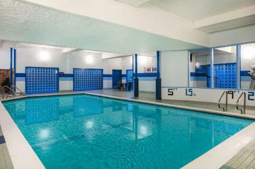 Hotel Howard Johnson By Wyndham Victoria