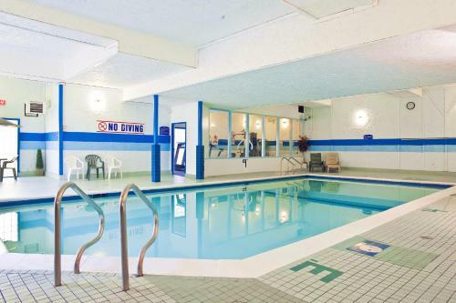 Hotel Howard Johnson By Wyndham Victoria
