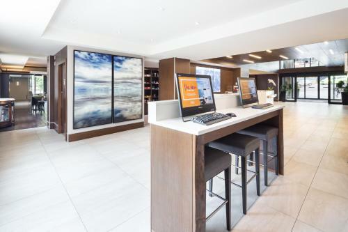Doubletree By Hilton Hotel & Suites Victoria