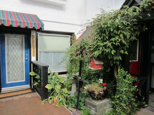 Bed & Breakfast Heathergate Cottage And Suites
