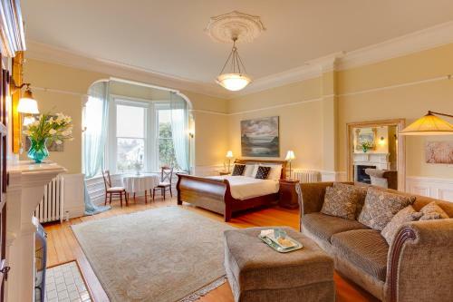 Bed & Breakfast Fairholme Manor Inn
