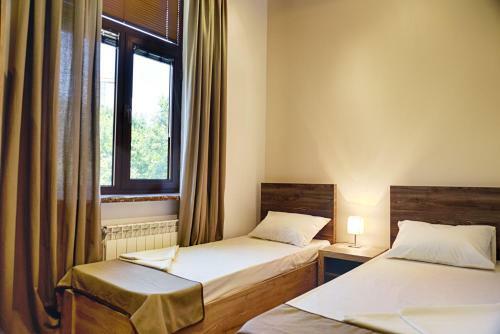 City Hotel By Picnic