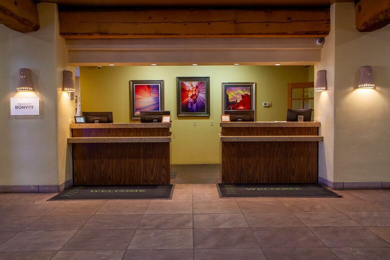 Hotel Courtyard By Marriott At Lake Powell - Page