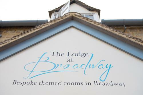 The Lodge At Broadway