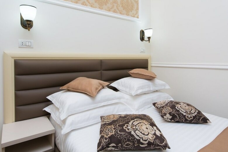 Hotel La Strada Boutique Villa