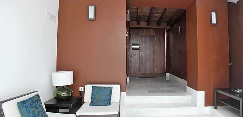 Aparthotel Elvira Suites