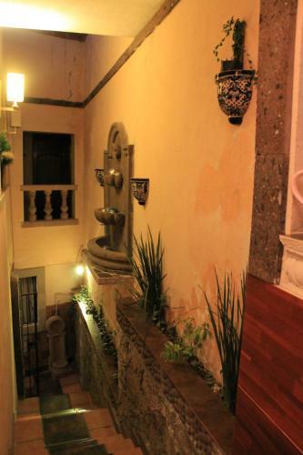 Hotel 12 Reales