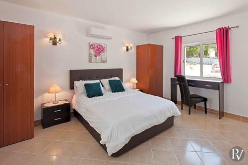 Carvoeiro Villa Sleeps 14 Pool Air Con Wifi