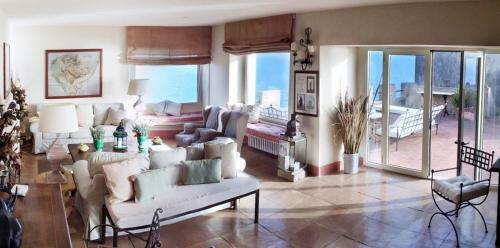 Talamone Villa Sleeps 8 Pool Air Con Wifi
