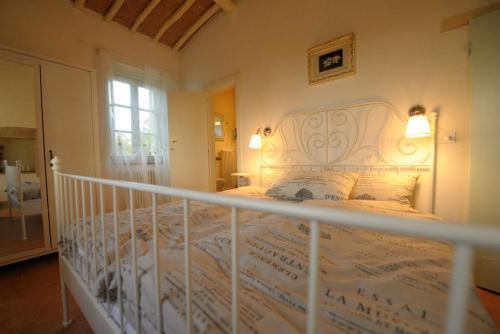 San Casciano Dei Bagni Villa Sleeps 8 Pool Wifi