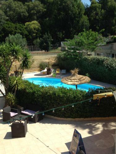 Hotel H�tel Les Mimosas